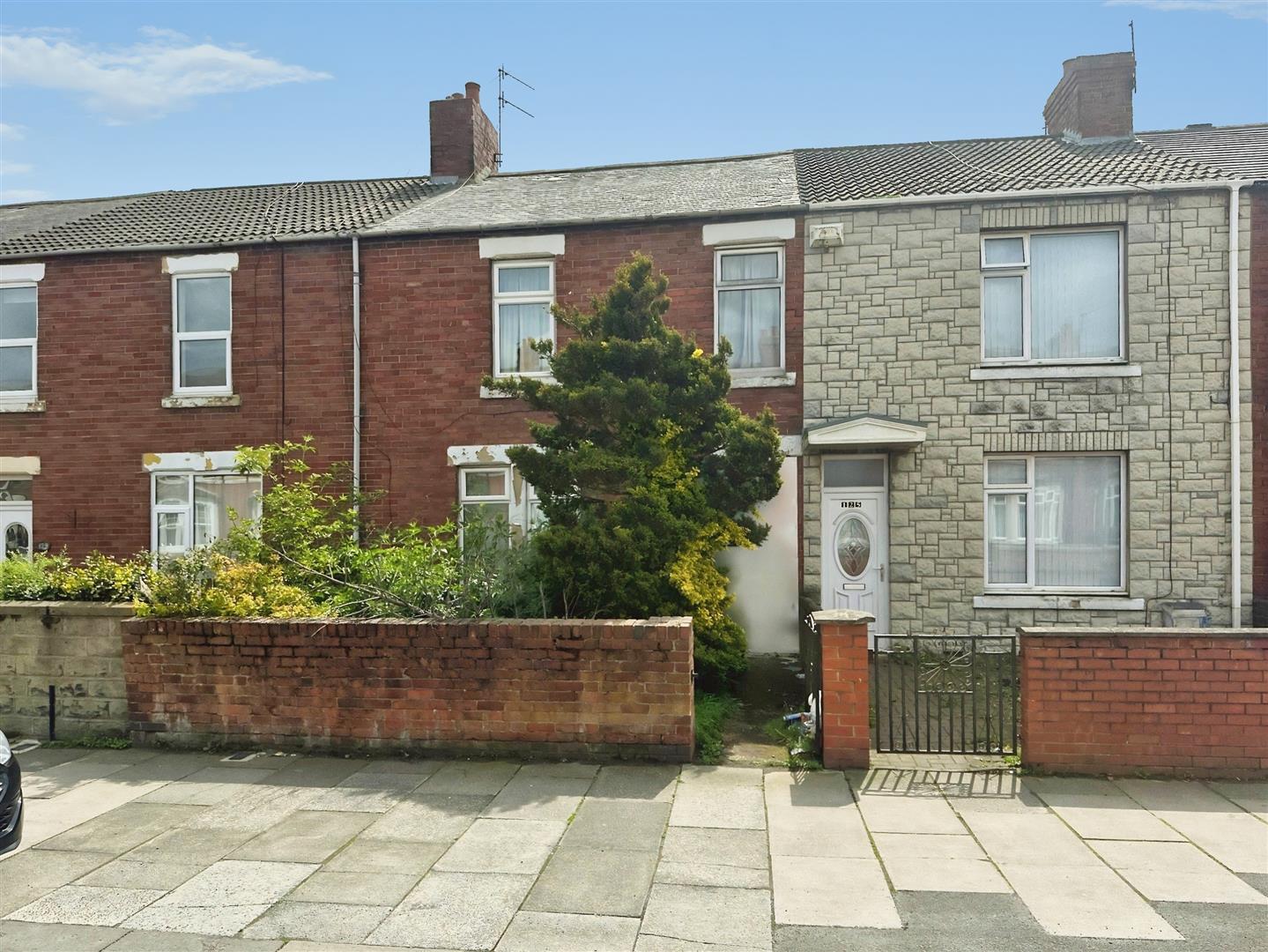 3 Bedroom House - Mid Terrace